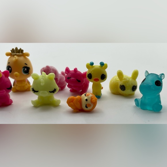 Littlest Pet Shop & Hatchimals Colleggtibles Tiny Figures Toys - Picture 4 of 4